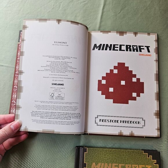 4 Minecraft Mojang Hardcover Books - Redstone, Combat, Beginner's & Construction - Picture 2 of 12